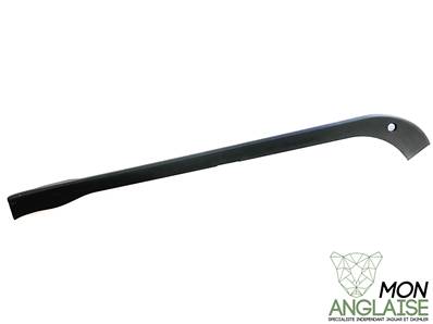 Moulure de portière infèrieur droite / Jaguar XK de 2006.5 à 2013